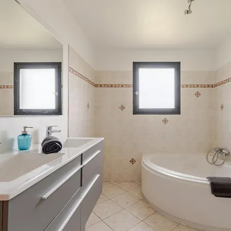 La Graviere Holiday home *